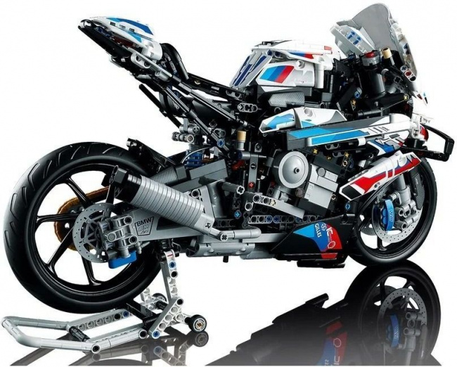 Конструктор LEGO Technic 42130 BMW M 1000 RR - фото6