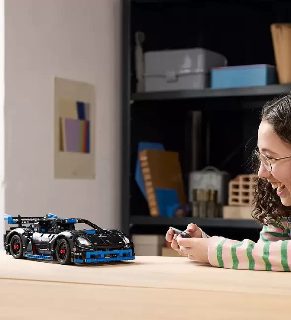 Конструктор LEGO Technic 42176 Porsche GT4 e-Performance - фото4