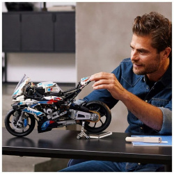 Конструктор LEGO Technic 42130 BMW M 1000 RR - фото7