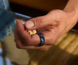 Умное кольцо Oura Ring 4 Ceramic (синий, размер 11) - фото4